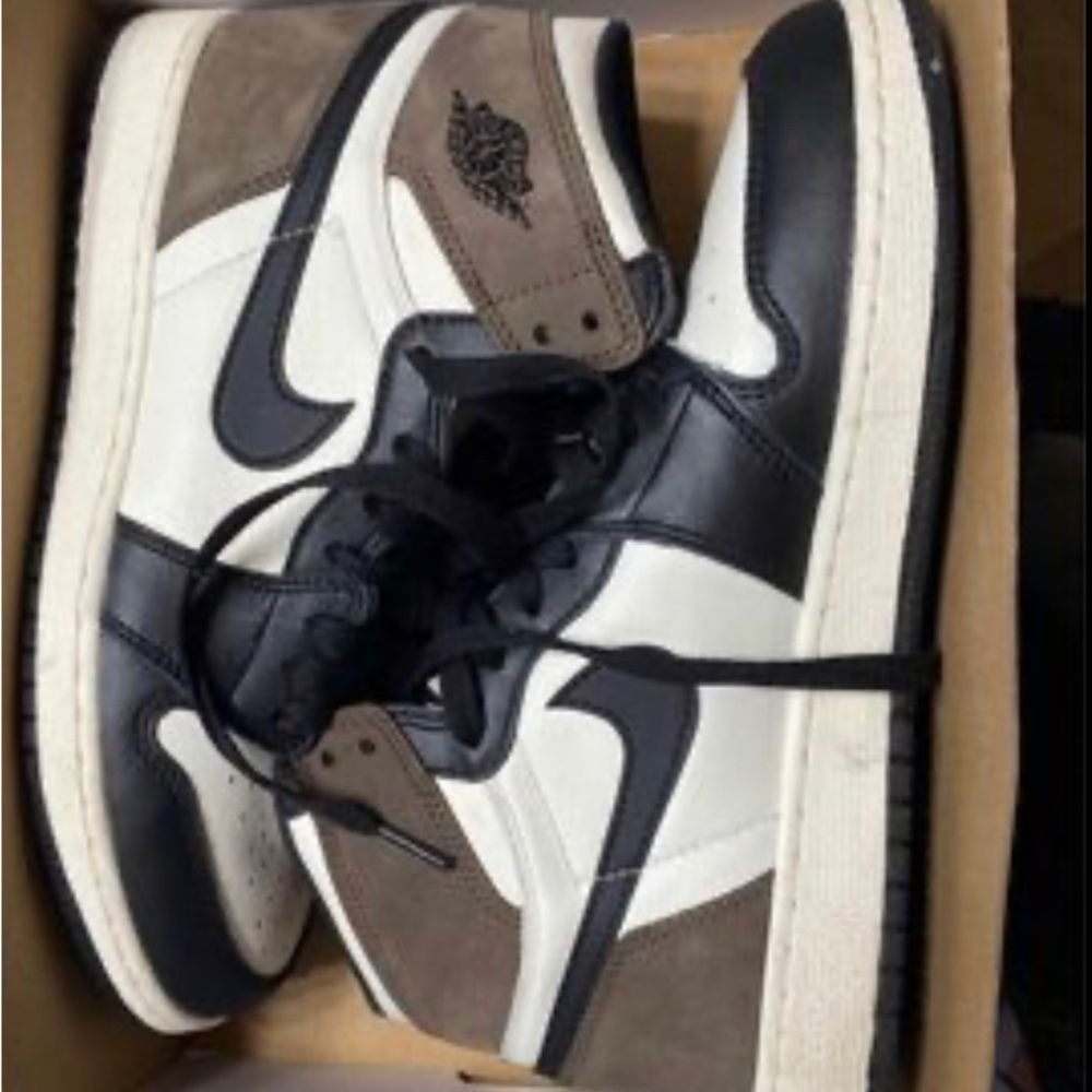 Size 7Y- Air Jordan 1 Retro High OG 'Dark Mocha